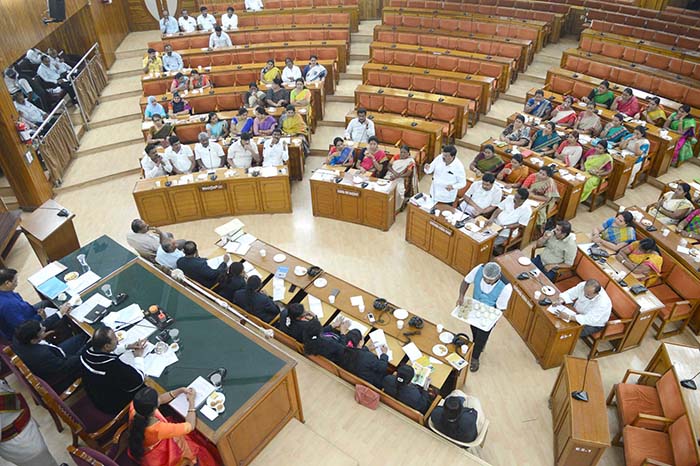 ಬೆಂಗಳೂರು: ಬಿಬಿಎಂಪಿ ಕೌನ್ಸಿಲ್ ಸಭೆಯಲ್ಲಿ ಜಲಮಂಡಳಿ ವಿರುದ್ಧ ಆರೋಪಗಳ ಸುರಿಮಳೆ